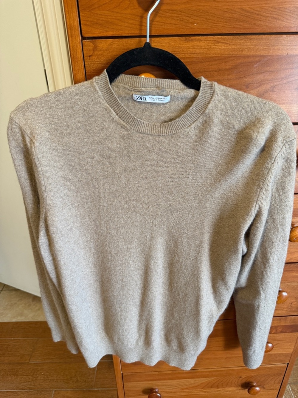 Zara Men’s Crewneck Sweater in Light Beige